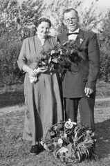 077 1006 Das Ehepaar Johannes u Gertrud Jodeit feiern am 23 09 1958 ihre Silberhochzeit