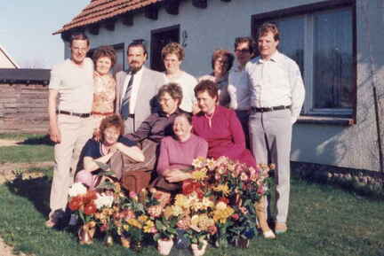 077 1007 Geburtstag von Gertrud Jodeit im Kreise von 10 ihrer 12 Kinder
