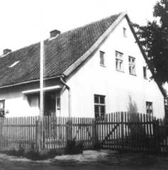 078 0063 Teilansicht der Schule Pomedien