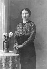 079 0004 Hilda Werner geb 16 05 1896 aus Poppendorf ca 1919