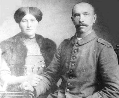 079 0007 Gustav Werner aus Poppendorf mit seiner Frau im Jahre 1915