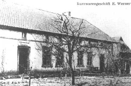 080 0006 Diese alte Postkarte von Pregelswalde zeigt das Kurzwarengeschaeft von E Werner