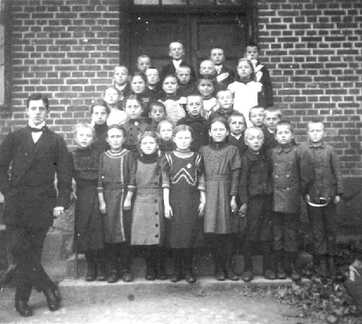 080 0022 Die zweite Klasse der Pregelswalder Volksschule 1913