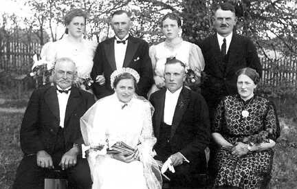 081 0051 Familie Steppat mit dem Brautpaar Gertrud und Richard Dreyer