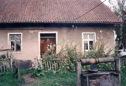 081 1002 Reinlacken 1993 Teilansicht vom Wohnhaus Tietz Schmiede