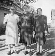 082 0024 Frau Helene Stoermer mit Frau Zaskow und Tante Erna
