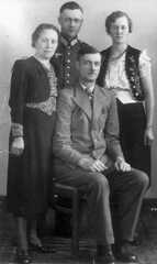 083 0054 Fritz Koehn und Berta geb Zoellner Erna Koehn Otto Koehn