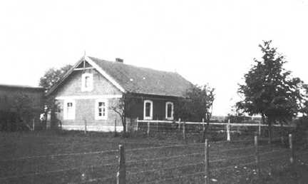 086 0041 Wohnhaus der Familie Hermann Moench in Roddau Perkuiken