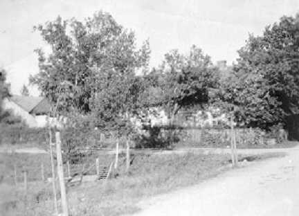 087 0006 Das Wohnhaus der Familie Stoermer von der Strasse aufgenommen