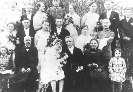 087 0010 Hochzeit bei Schneidermeister Rahn in Romau