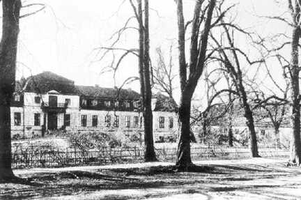 089 0008 Schloss Sanditten Hofseite