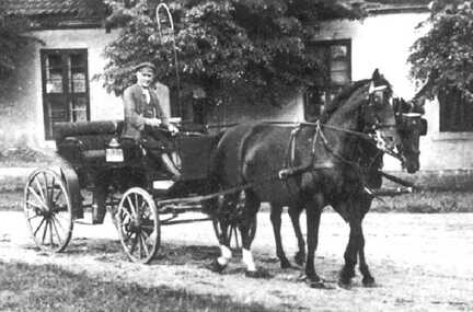 089 0044 Sanditter Gefaehrt mit Robert Szeguhn geb 1874 Er war bis 1945 auf dem Gut des Grafen von Schlieben im Dienst