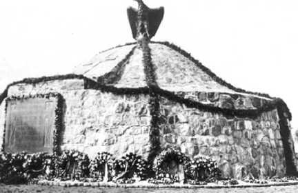 090 0025 10 Jahre nach dem Kampf bei Schallen erfolgte am 07 September 1924 Einweihung des Heldendenkmals