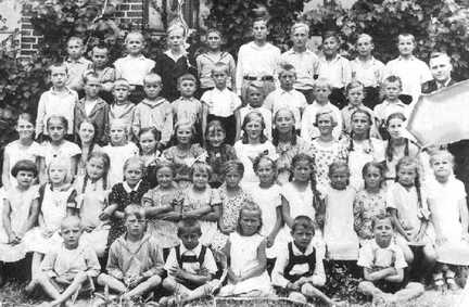 092 0001 Die Schule Schiewenau 1935