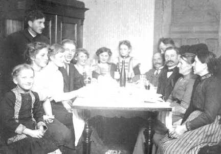 094 0005 Schirrau am 7 Dezember 1913 Der Tischler meister Max Szimmetat feiert im Familienkreis seinen 50 Geburtstag