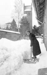 094 0030 Nachbarin Anna Weiss im letzten Winter in Schirrau Sie ist seit 1945 in Koenigsberg verschollen