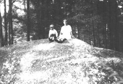 099 0006 Auf dem Teufelsstein im Forst bei Skaten