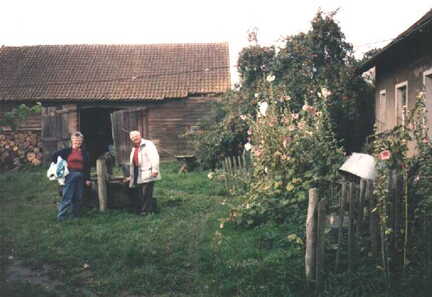 099 1006 Kurt Rosenwald aus Skaten auf dem Gehoeft von Schmiedemeister Richard Tietz