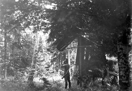 100 0023 Der Landwirt und Jaeger Christian Coelle