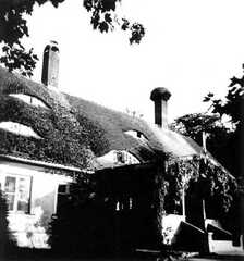 100 0046 Das Gutshaus von der Hofseite