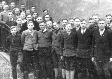 101 0001 Landwirtschaftsschule Wehlau 1938 Der Dritte von links in der letzten Reihe ist Walter Grigat aus Stadthausen