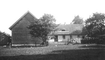 102 0008 Das Anwesen der Schule in Stampelken