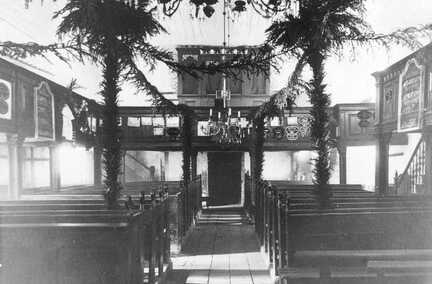 103 0012 Innenansicht der Kirche mit Orgel und Empore