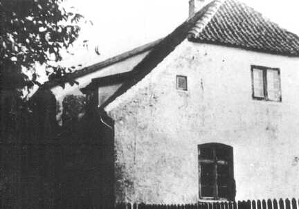 103 0014 Die Seitenansicht des Pfarrhauses