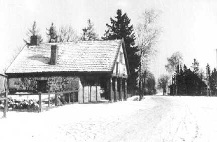 103 0041 Die Alte Schmiede an der Dorfstrasse Treffpunkt der Dorfjugend