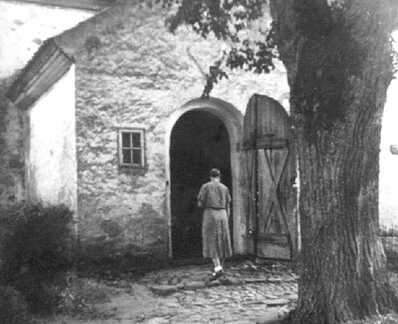 103 0057 Kirche Starkenberg Der hintere Eingang