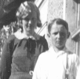104 0005 Die Geschwister Herta und Paulchen Klein aus Stobingen