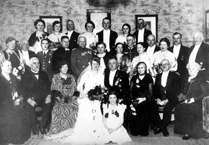 104 0013 Hochzeit im Hause Smelkus Georg mit seiner Frau Hilde