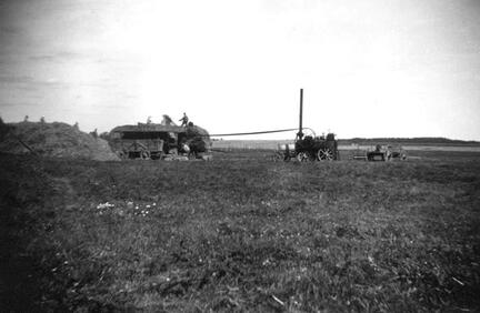 104 0017 August 1938 bei der Ernte in Stobingen
