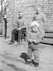 104 0035 Stobingen Rudolf und Johanna Keller mit ihrem Sohn Otto
