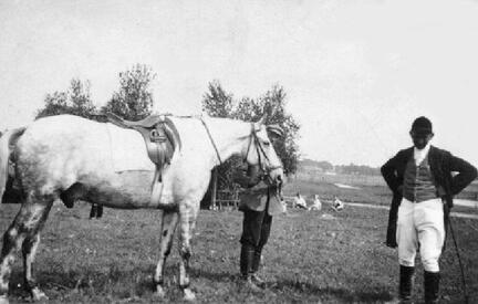 104 0059 Ernst Laupichler mit seinem Pferd