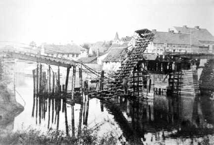105 0010 Tapiau 1914 Die gesprengte Bruecke ueber die Deime