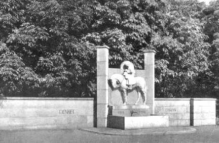 105 0011 Das Denkmal auf dem Markt in Tapiau