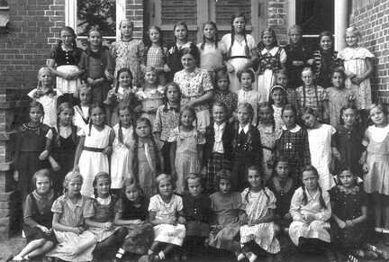 105 0024 Klassenfoto der Volksschule Tapiau