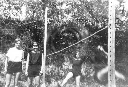 105 0047 Jugendgruppe beim Hochsprung