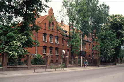 105 1574 Schulgebaeude in der Koenigsberger Str