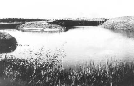 106 0025 Im Hintergrund die Pregelbruecke