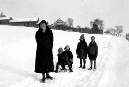 109 0037 Schlittenfahrt der Familie Schroeder von Wargienen nach Heidekrug