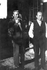 109 0042 Links Helmut Kreutzer rechts Ernst Schroeder im Jahre 1938