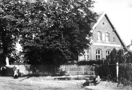 109 0044 Die Dorfschule in Wargienen