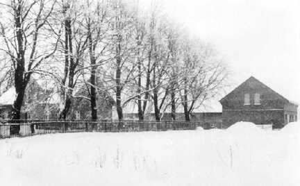 110 0017 November 1944 in Warnien Der Hof Scharwies im ersten Schnee des Jahres