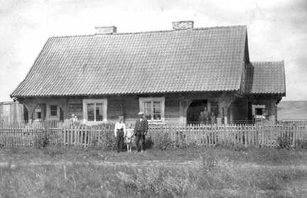 110 0025 Das Insthaus des Landwirtes Scharwies in Warnien 1930