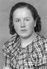 110 0057 Hilde Smerat aus Warnien 1942
