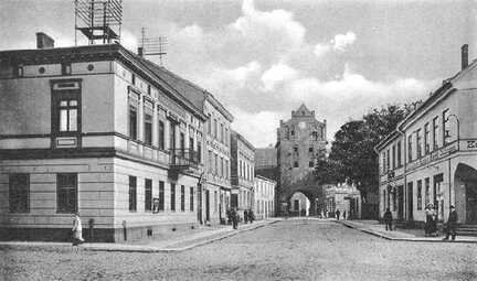 111 0017 Blick auf das Postamt und das Steintor in Wehlau
