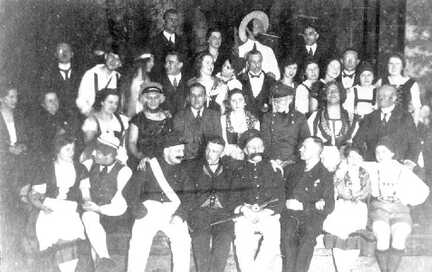 111 0031 Die Laienspielgruppe zur Faschingszeit in Wehlau
