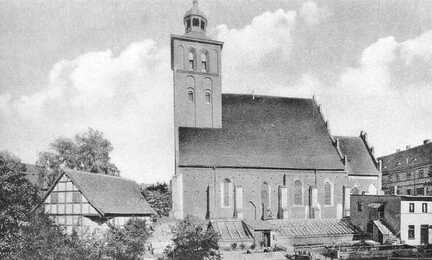 111 0050 Alte Postkarte aus Wehlau Die Pfarrkirche